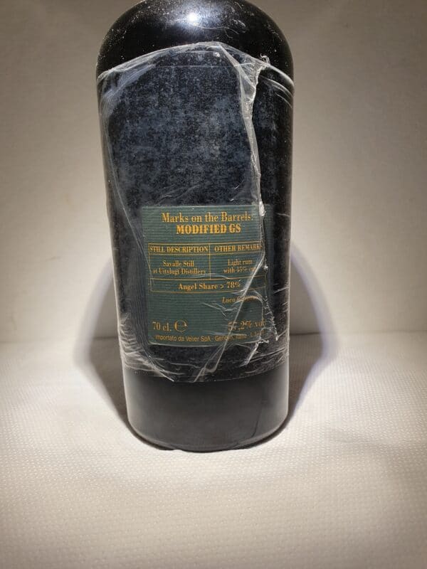 RHUM VIEUX UITVLUGT  GS 70 cl 57.2° 1996 18 ANS – Image 2