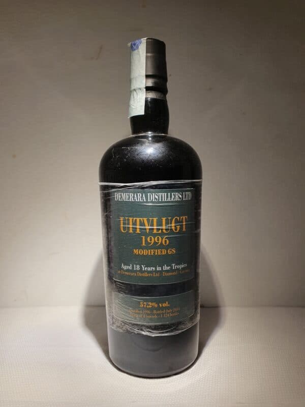 RHUM VIEUX UITVLUGT  GS 70 cl 57.2° 1996 18 ANS