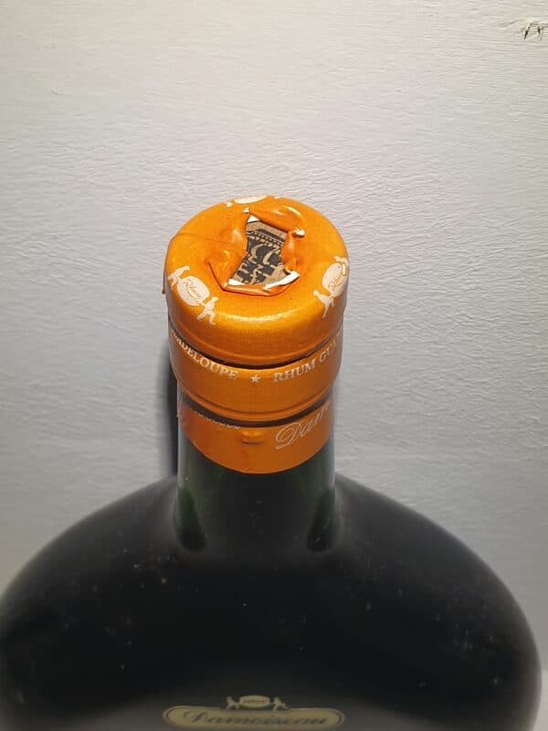 RHUM VIEUX DAMOISEAU Cuvée du Millénaire 70 cl 42° 2002 – Image 2