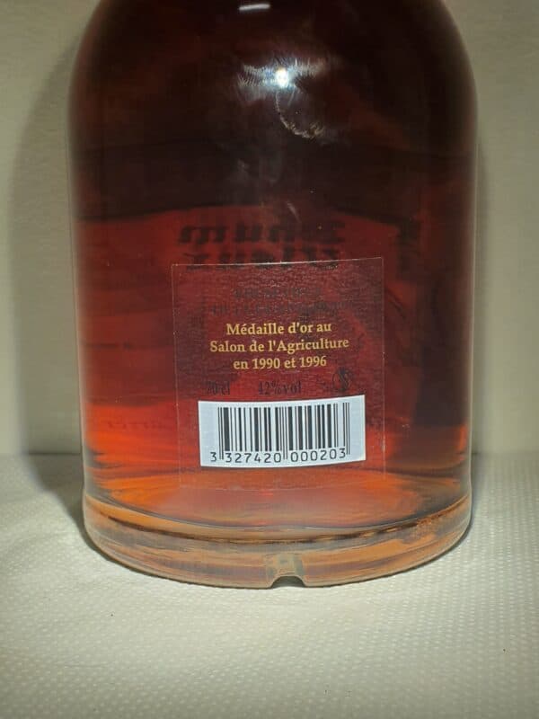 RHUM VIEUX MONTEBELLO WINCH 70 cl 42° – Image 3