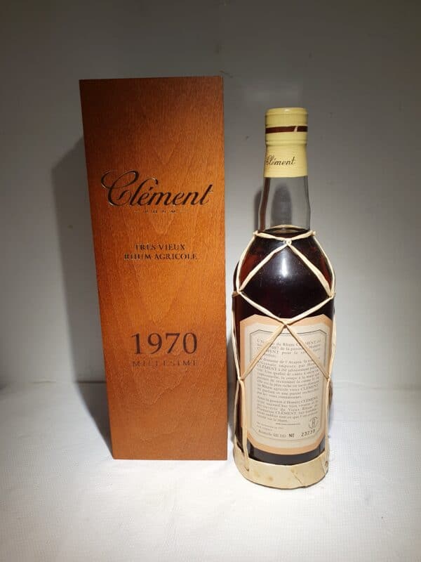 RHUM VIEUX CLEMENT 70 cl 44° MILLESIME 1970 – Image 3