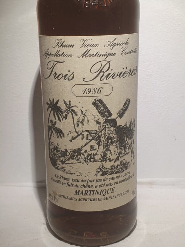 RHUM VIEUX TROIS RIVIERES 70 CL 45° MILLESIME 1986 – Image 2