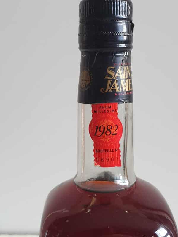 RHUM VIEUX ST JAMES 70 CL 43° MILLESIME 1982 – Image 2