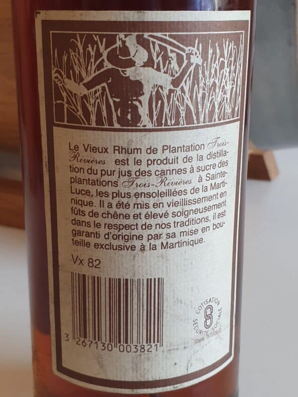 RHUM VIEUX TROIS RIVIERES 70 CL 45° MILLESIME 1982 – Image 2