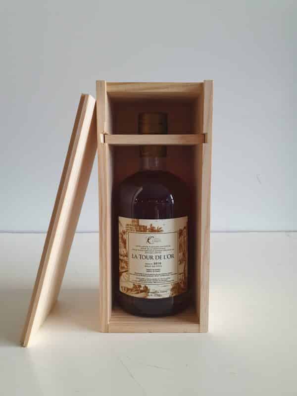 RHUM VIEUX CHANTAL COMTE 70 CL 62° LA TOUR DE L'OR MILLESIME 2010
