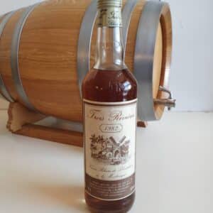 RHUM VIEUX TROIS RIVIERES 70 CL 45° MILLESIME 1982
