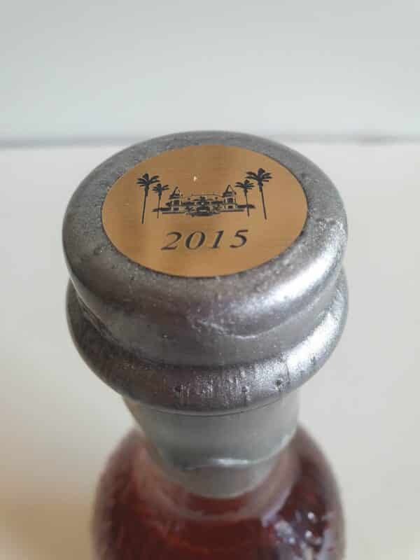 RHUM VIEUX LA FAVORITE 70 CL 46° MILLESIME 2015 – Image 3