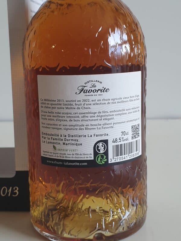RHUM VIEUX LA FAVORITE 70 CL 48.5° MILLESIME 2013 – Image 3