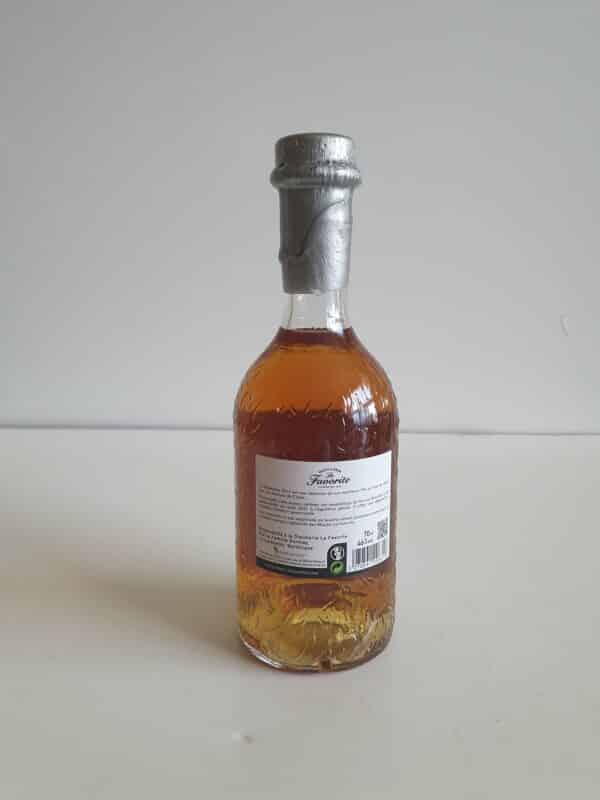 RHUM VIEUX LA FAVORITE 70 CL 46° MILLESIME 2015 – Image 2