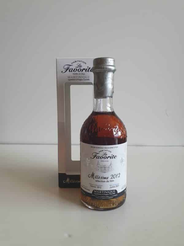 RHUM VIEUX LA FAVORITE 70 CL 49.3° MILLESIME 2012