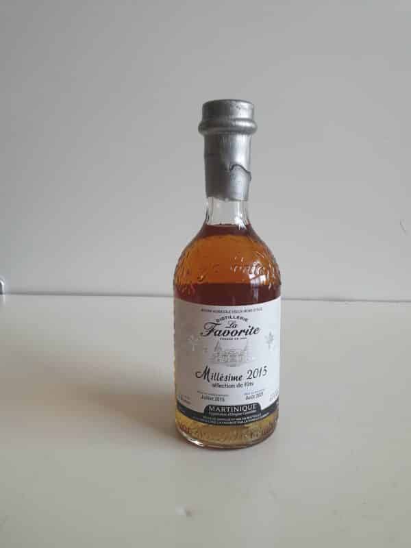 RHUM VIEUX LA FAVORITE 70 CL 46° MILLESIME 2015