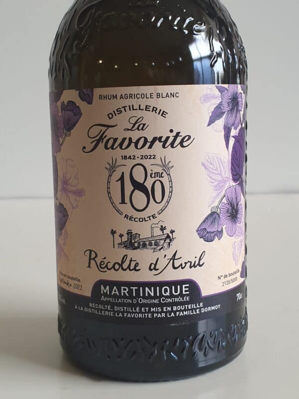 RHUM BLANC LA FAVORITE 70 CL 56° 180 EME RECOLTE " RECOLTE D'AVRIL" – Image 2