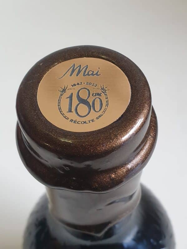 RHUM BLANC LA FAVORITE 70 CL 56° 180 EME RECOLTE " RECOLTE DE MAI " – Image 2