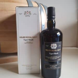 RHUM VIEUX VELIER ROYAL NAVY 70 CL 57.18° TIGER SHARK