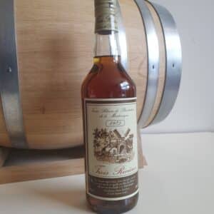 RHUM VIEUX TROIS RIVIERES 70 CL 45° MILLESIME 1975