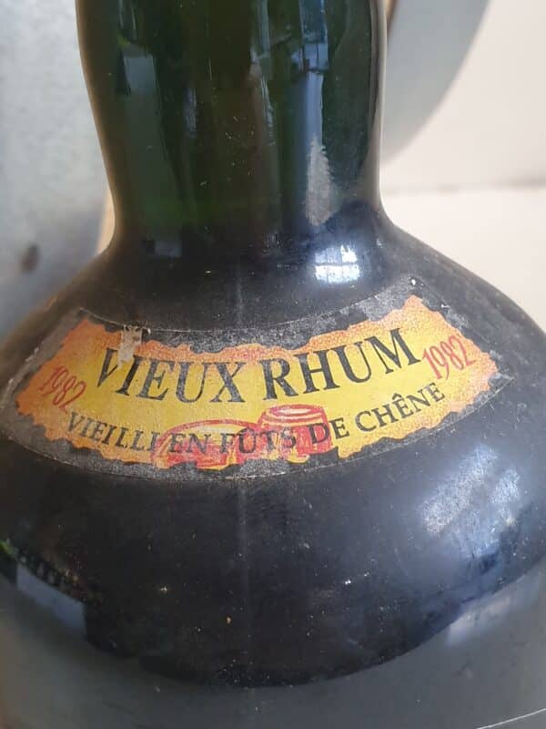 RHUM VIEUX MONTEBELLO 75 CL 45° millésime 1982 – Image 3