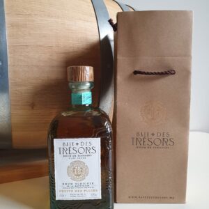 RHUM AMBRE BAIE DES TRESORS 70 CL 50° FRUITS DES PLUIES