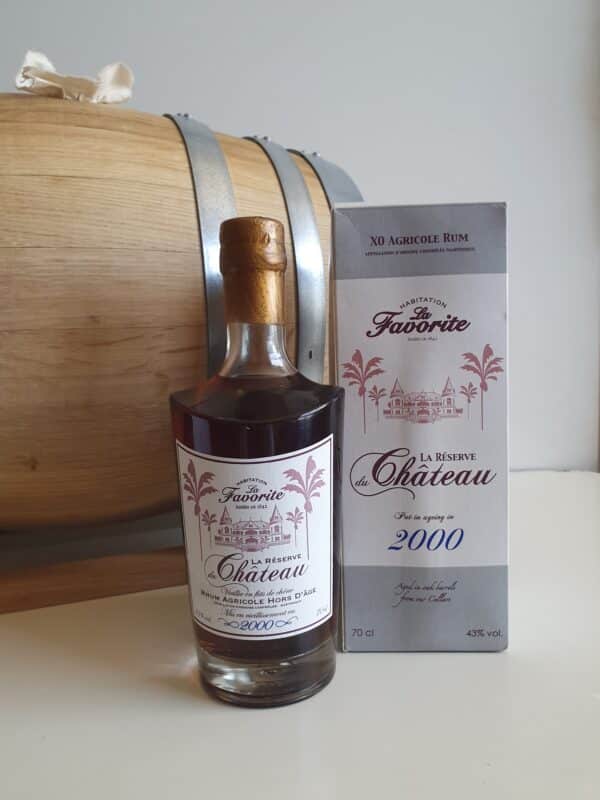 RHUM VIEUX LA FAVORITE 70 CL 43° RESERVE DU CHATEAU 2000