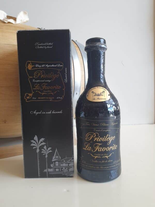 RHUM VIEUX LA FAVORITE 70 CL 40% PRIVILEGE 2015