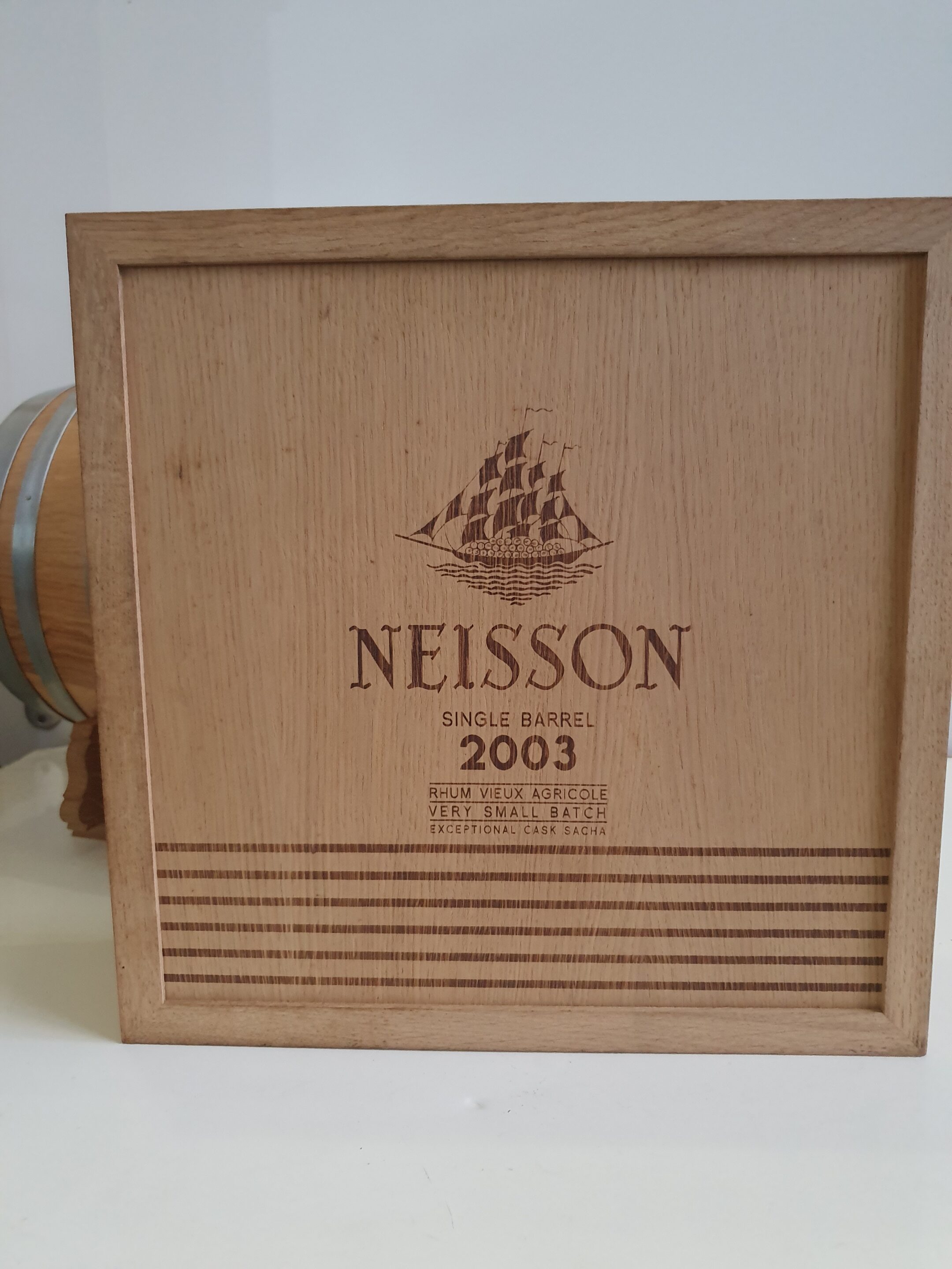 RHUM VIEUX NEISSON 70 CL 46.1° MILLESIME 2003 CUVEE SACHA PAPILLON – Image 2