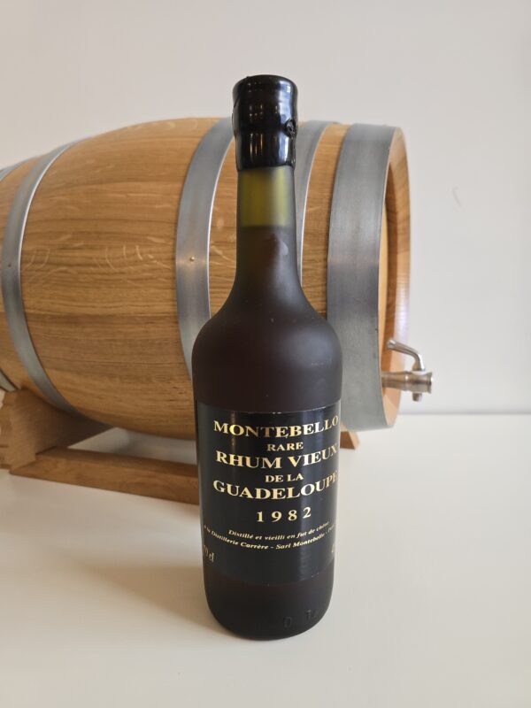 RHUM VIEUX MONTEBELLO 70 CL 45° MILLESIME  1982