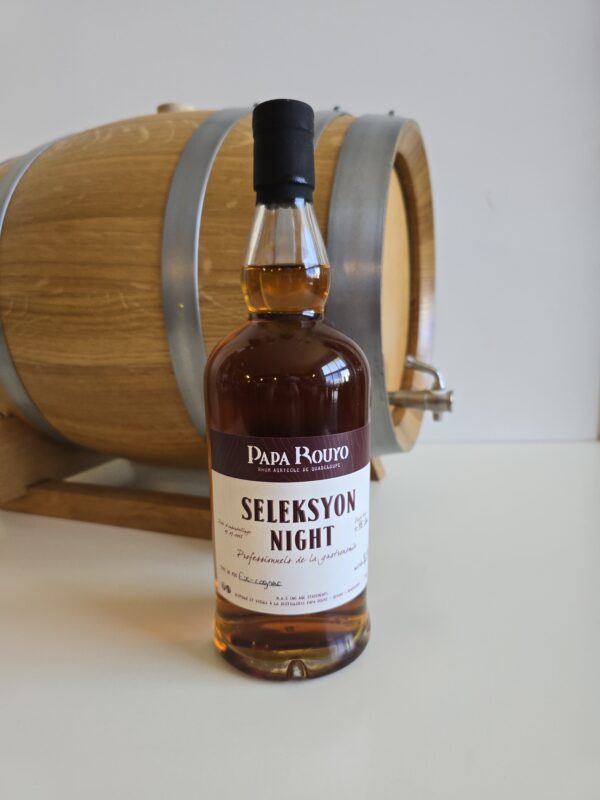 -RHUM VIEUX PAPA ROUYO 70 CL 54.57° CUVEE SELEKSYON NIGHT