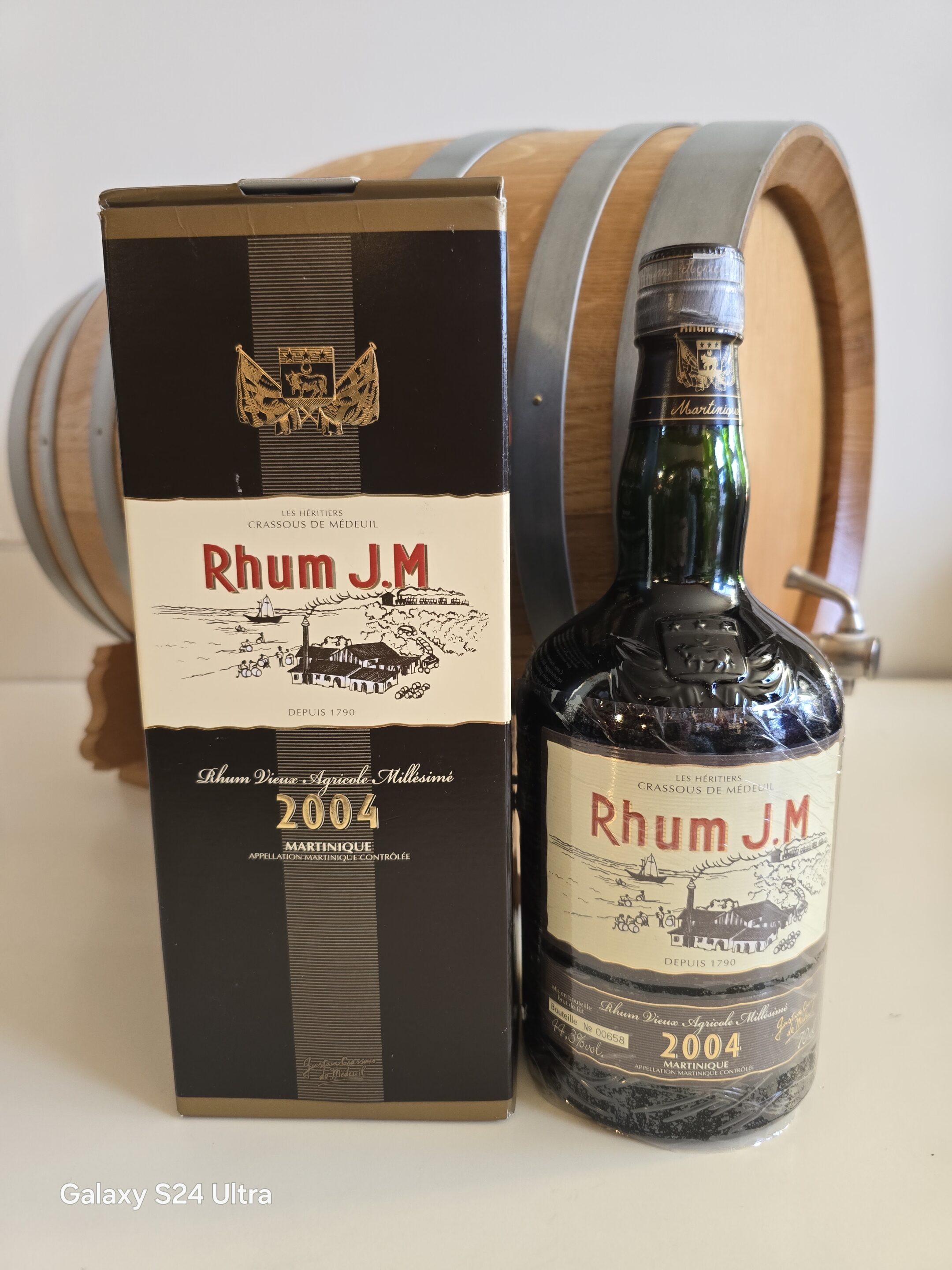 RHUM VIEUX JM 70 CL 44.3° MILLESIME 2004 BRUT DE FUT