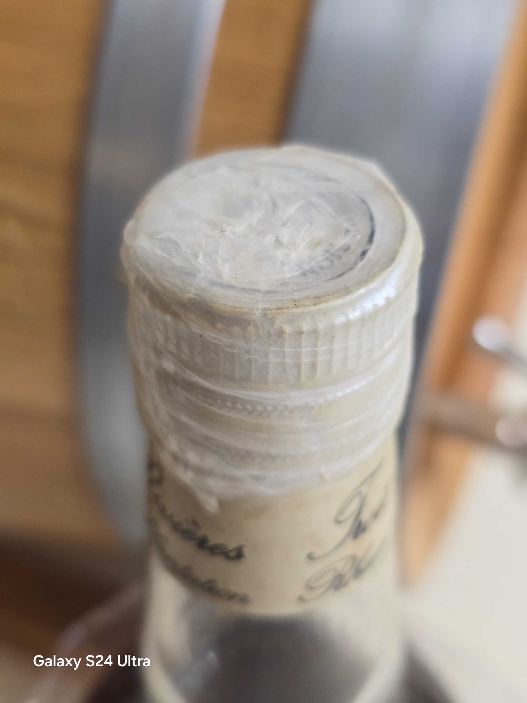 RHUM VIEUX TROIS RIVIERES 70 CL 45° MILLESIME 1986 LABEL ROUGE – Image 3