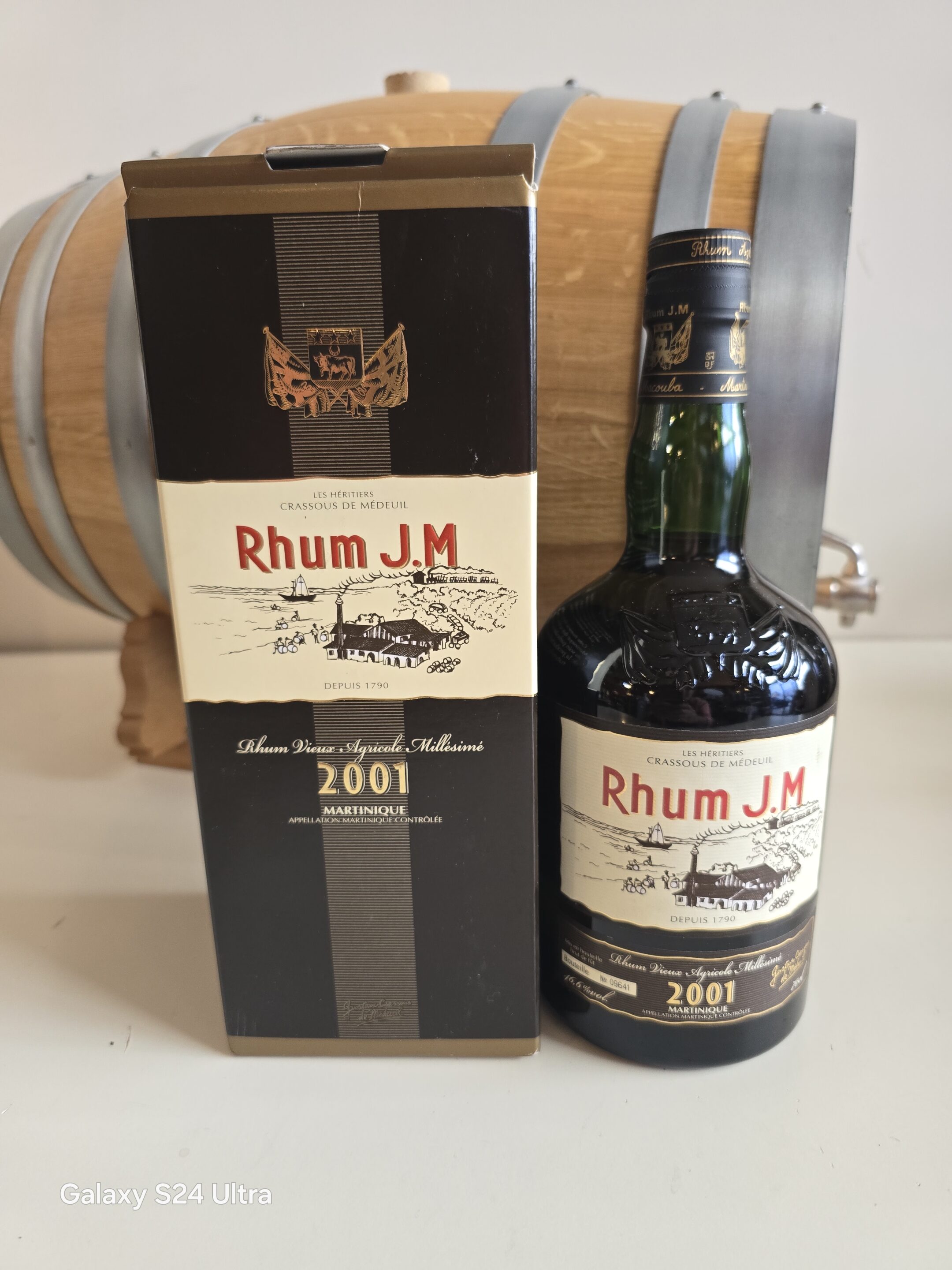 RHUM VIEUX JM 70 CL 46.6° MILLESIME 2001 BRUT DE FUT