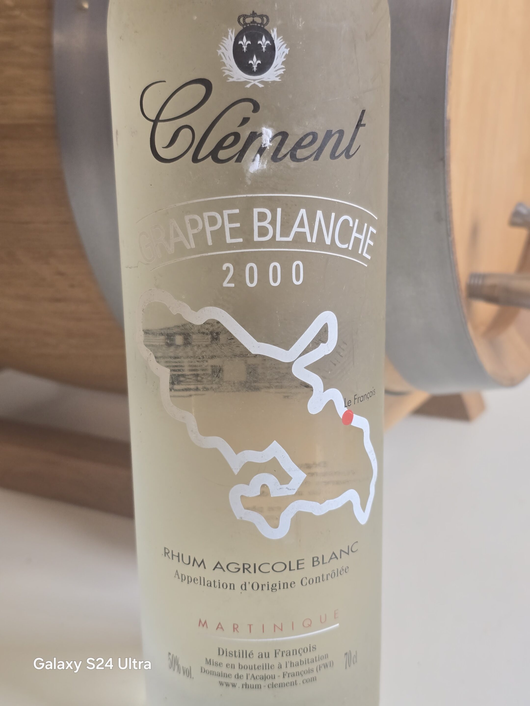RHUM BLANC CLEMENT 70 CL 50° GRAPPE BLANCHE MILLESIME 2000 – Image 2
